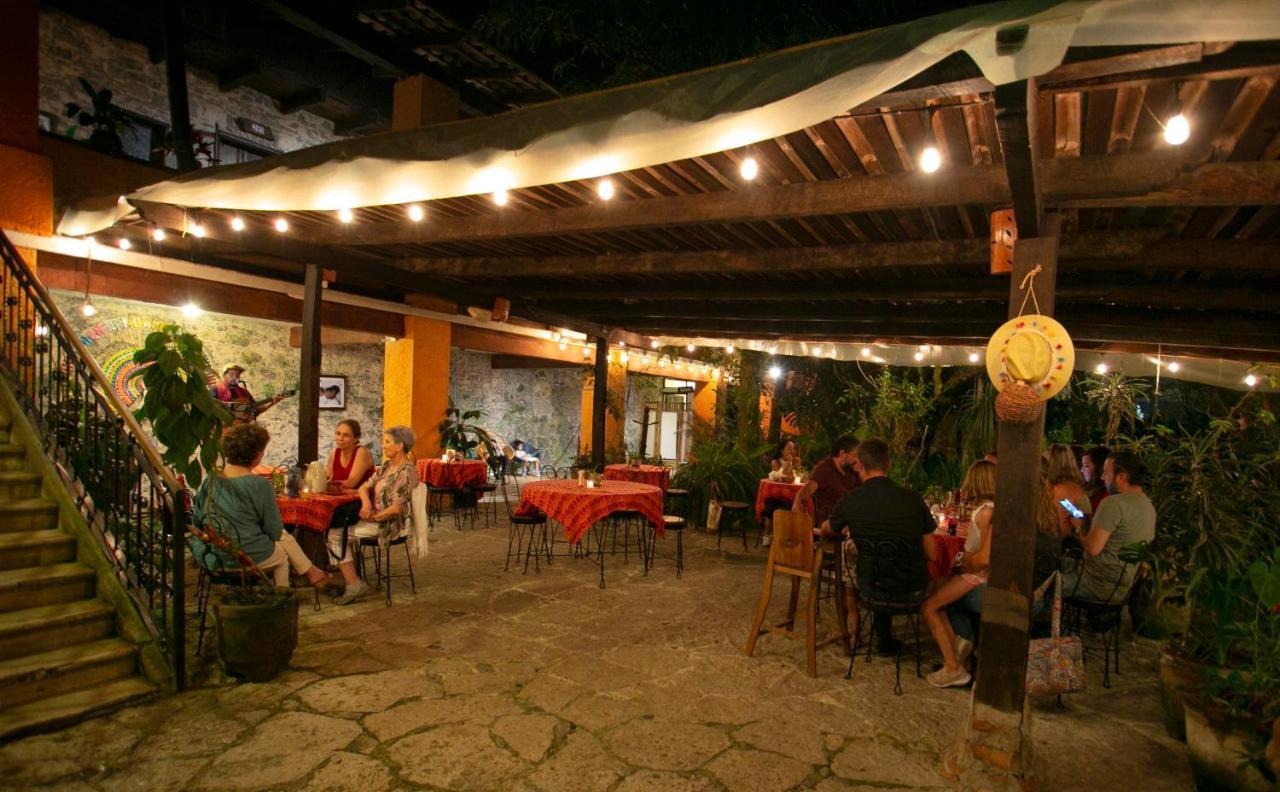 Hotel La Casa De Piedra Куэцалан-дель-Прогресо Экстерьер фото