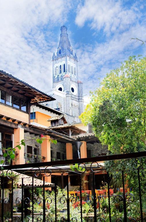 Hotel La Casa De Piedra Куэцалан-дель-Прогресо Экстерьер фото