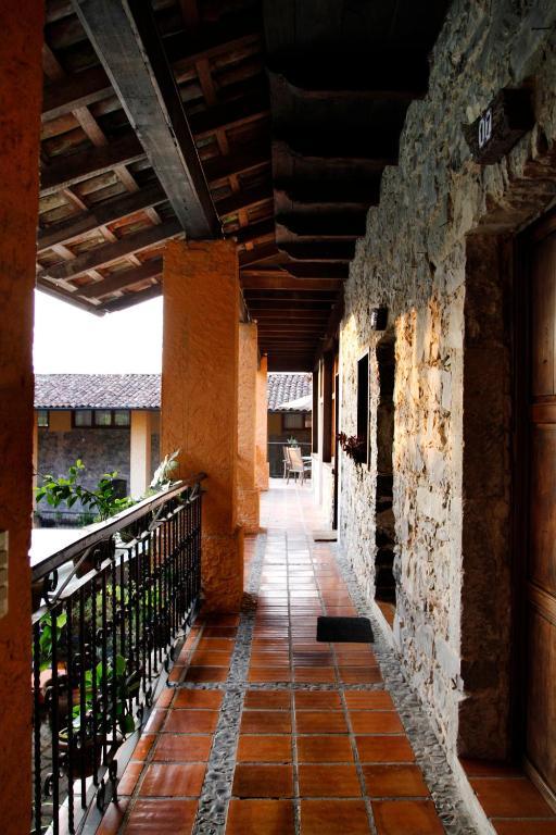 Hotel La Casa De Piedra Куэцалан-дель-Прогресо Экстерьер фото