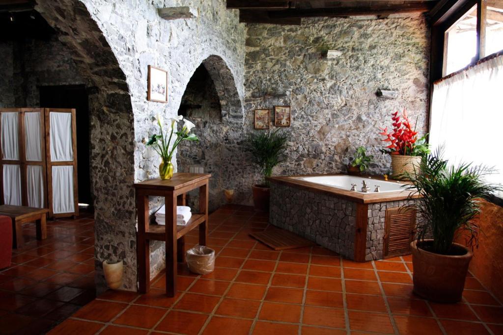Hotel La Casa De Piedra Куэцалан-дель-Прогресо Экстерьер фото