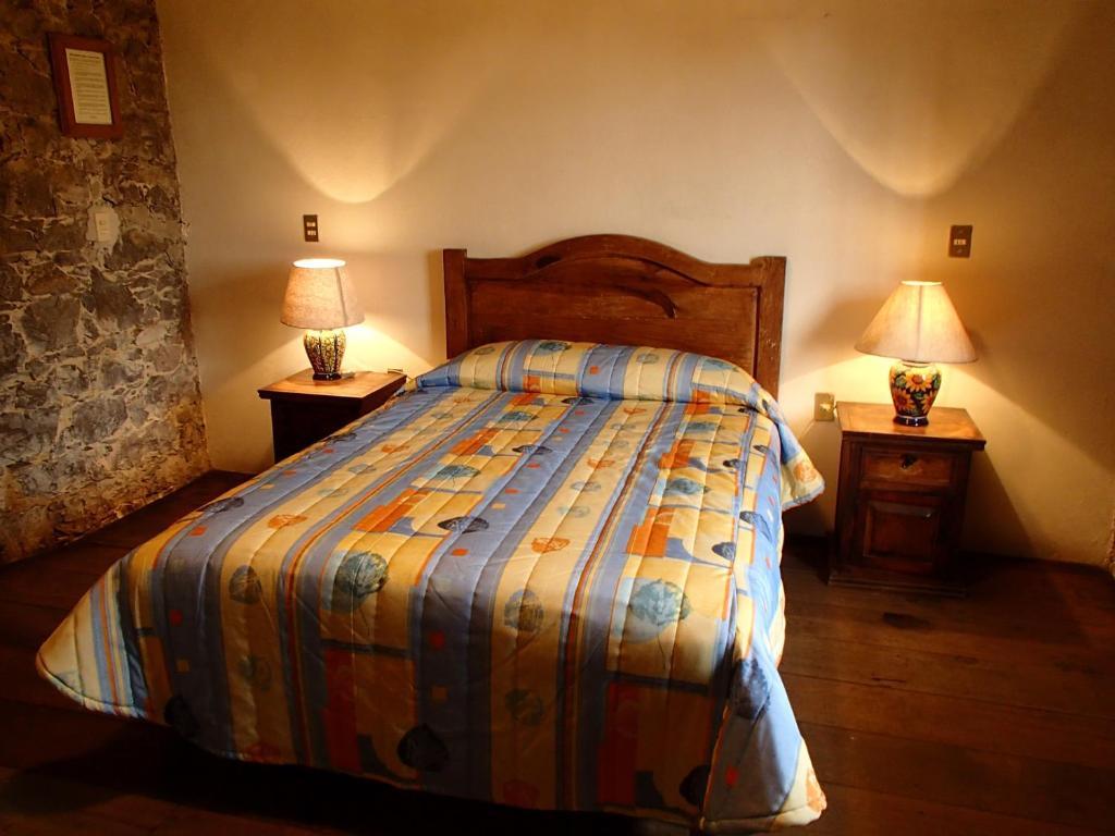 Hotel La Casa De Piedra Куэцалан-дель-Прогресо Экстерьер фото