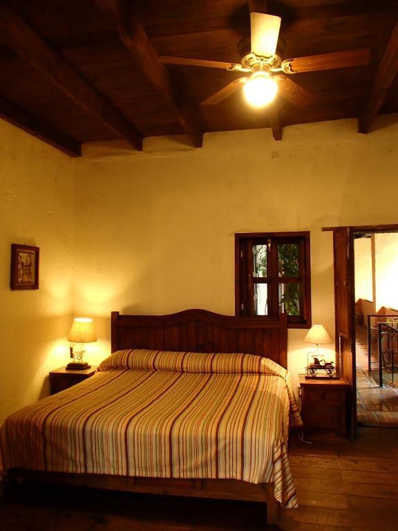 Hotel La Casa De Piedra Куэцалан-дель-Прогресо Экстерьер фото
